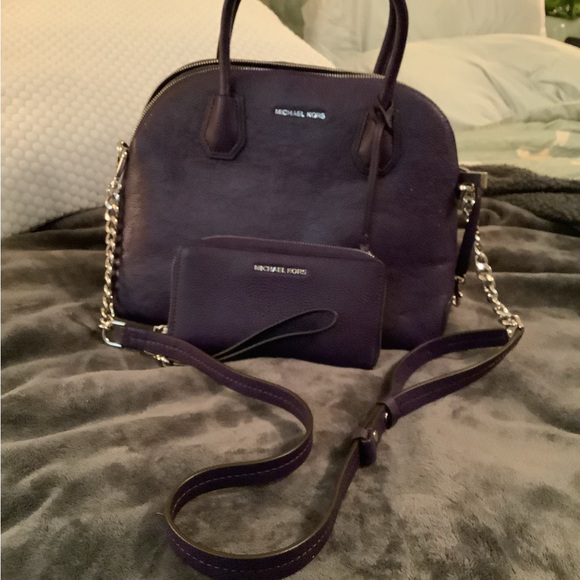Michael Kors purple satchel with matching wallet - Picture 4 of 4